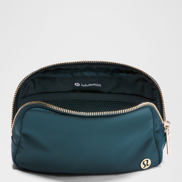 Lululemon Everywhere BeltBag 1L *NWT Wordmark - Picture 3 of 8